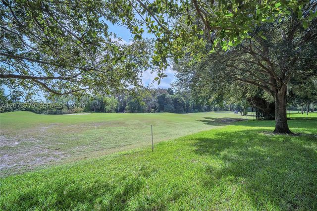7956 Eastlake Dr F, Boca Raton, FL 33433