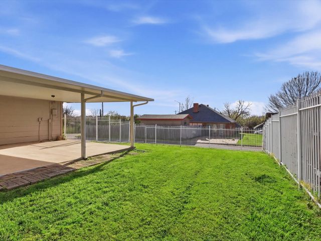 2110 Azalea Street, Denton, TX 76205