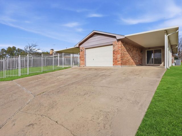 2110 Azalea Street, Denton, TX 76205