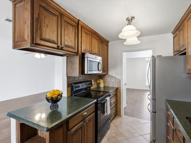 2110 Azalea Street, Denton, TX 76205