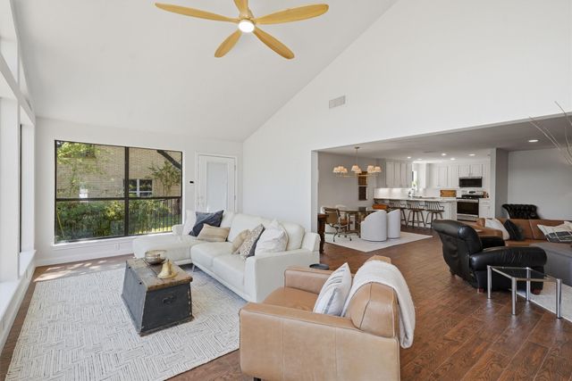 5123 Fairway Circle, Granbury, TX 76049