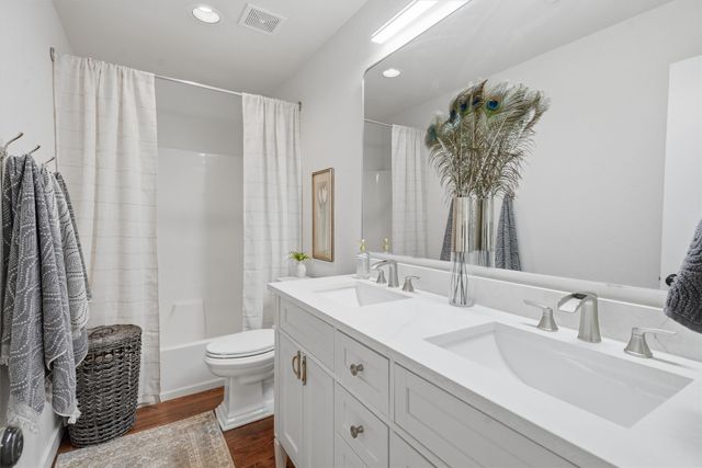 5123 Fairway Circle, Granbury, TX 76049
