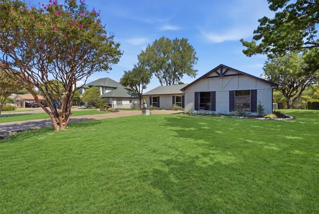 5123 Fairway Circle, Granbury, TX 76049