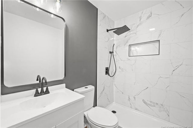 1854 Camelot Drive, Fayetteville, NC 28304