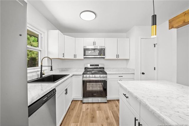 1854 Camelot Drive, Fayetteville, NC 28304