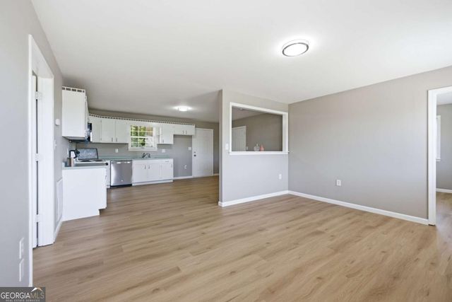 894 Lakeview Drive, Nicholson, GA 30565