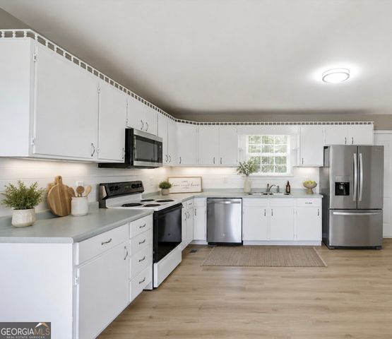 894 Lakeview Drive, Nicholson, GA 30565