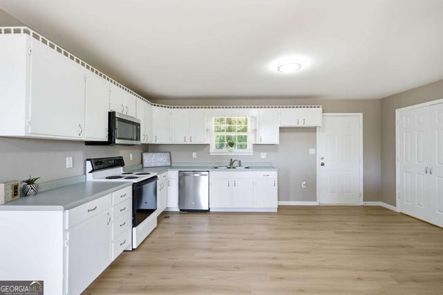 894 Lakeview Drive, Nicholson, GA 30565