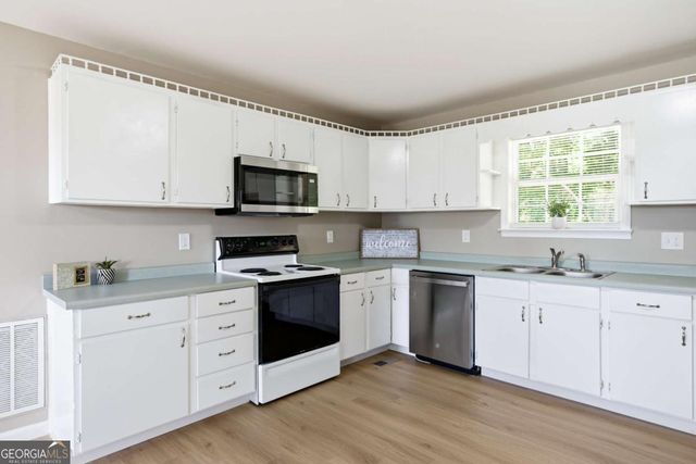 894 Lakeview Drive, Nicholson, GA 30565