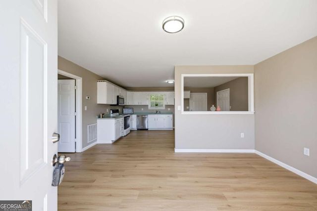894 Lakeview Drive, Nicholson, GA 30565
