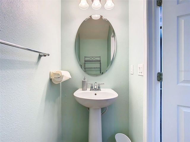 4907 WHITE SANDERLING COURT, Tampa, FL 33619