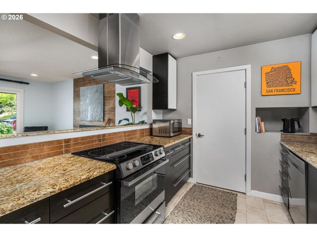 12420 Sw DOUGLAS St, Portland, OR 97225