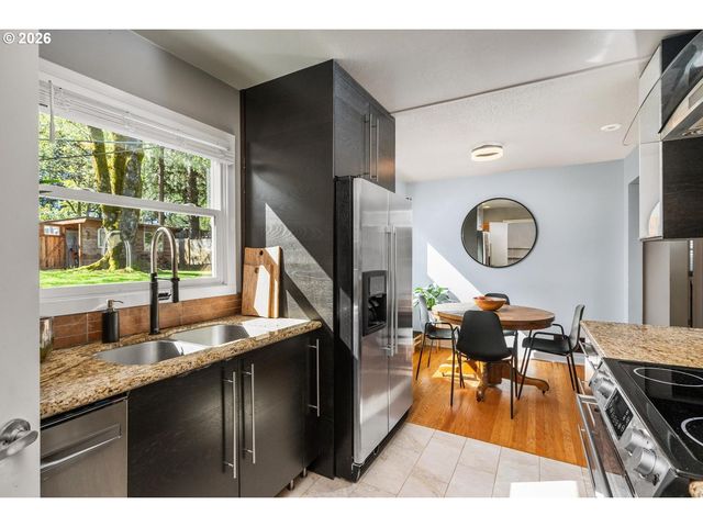 12420 Sw DOUGLAS St, Portland, OR 97225