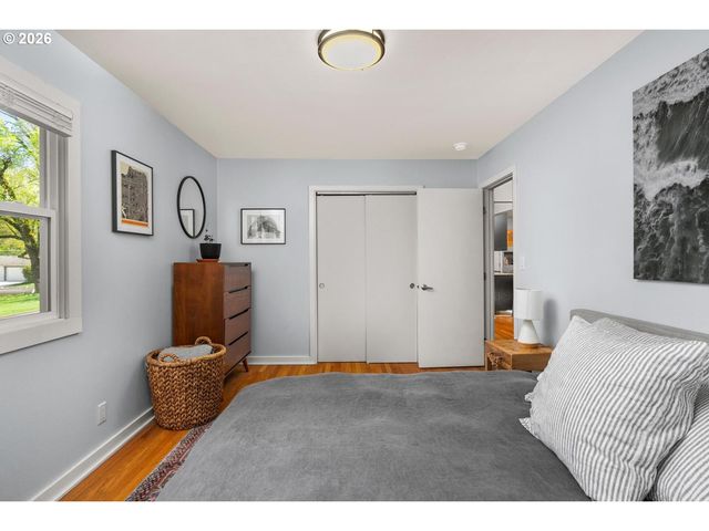 12420 Sw DOUGLAS St, Portland, OR 97225