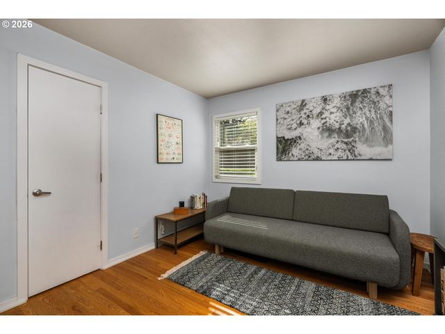 12420 Sw DOUGLAS St, Portland, OR 97225