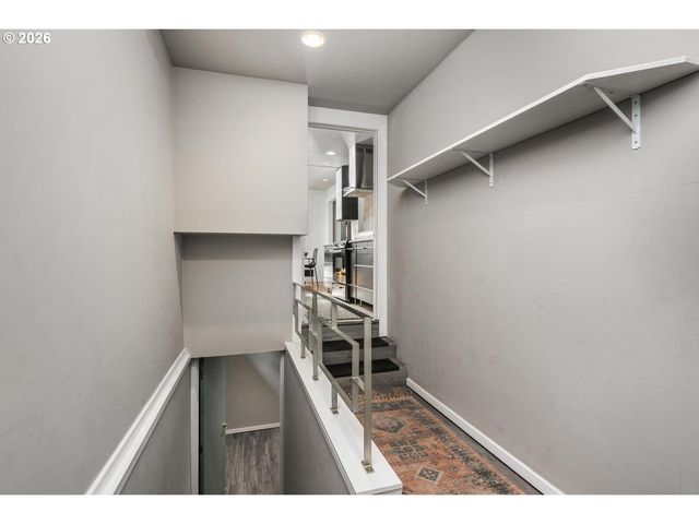 12420 Sw DOUGLAS St, Portland, OR 97225