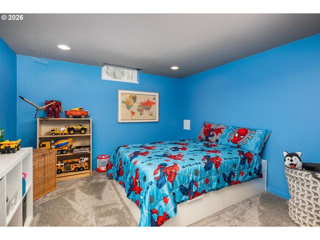 12420 Sw DOUGLAS St, Portland, OR 97225