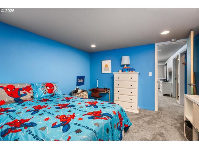 12420 Sw DOUGLAS St, Portland, OR 97225