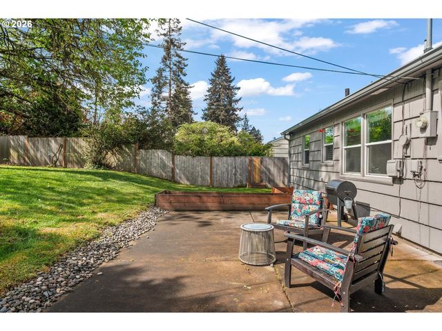 12420 Sw DOUGLAS St, Portland, OR 97225