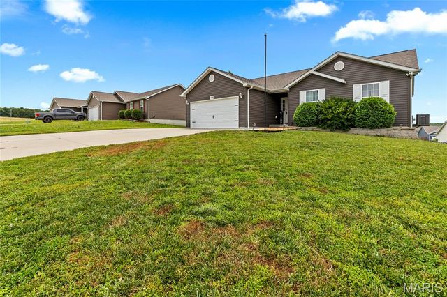 108 Linder Lane, Winfield, MO 63389