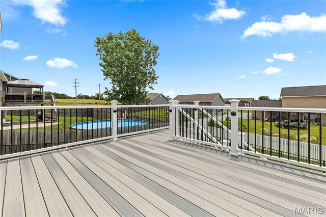 108 Linder Lane, Winfield, MO 63389