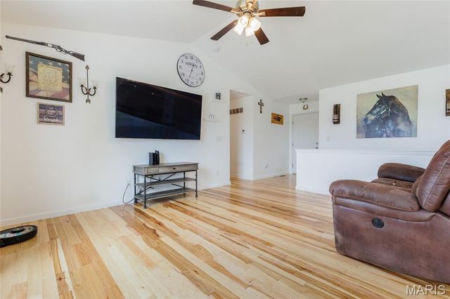 108 Linder Lane, Winfield, MO 63389