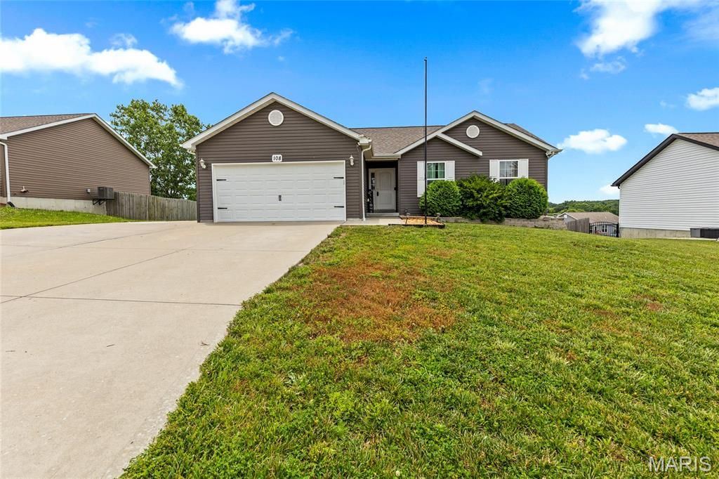 108 Linder Lane, Winfield, MO 63389