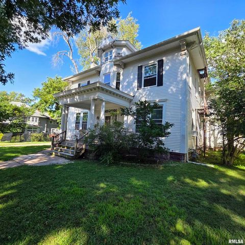 11 OAK Lane, Davenport, IA 52803