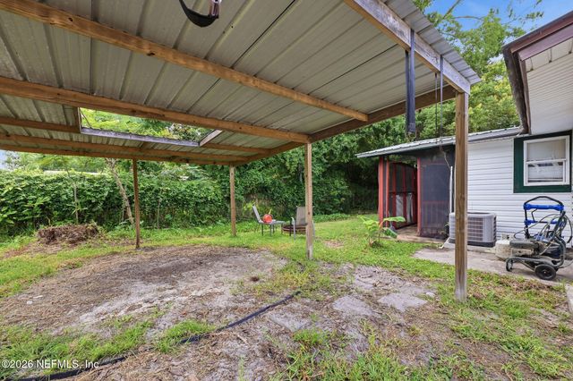 213 LAKE Lane, Crescent City, FL 32112
