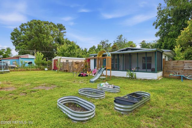 213 LAKE Lane, Crescent City, FL 32112