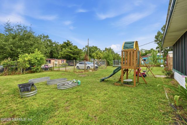 213 LAKE Lane, Crescent City, FL 32112