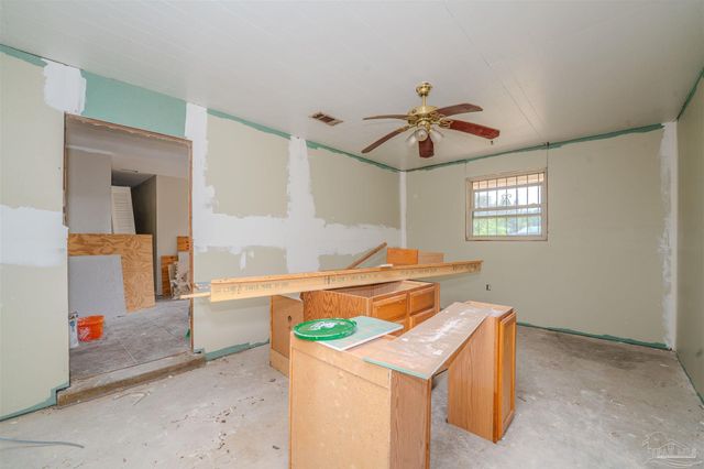1111 Revere Dr, Pensacola, FL 32505