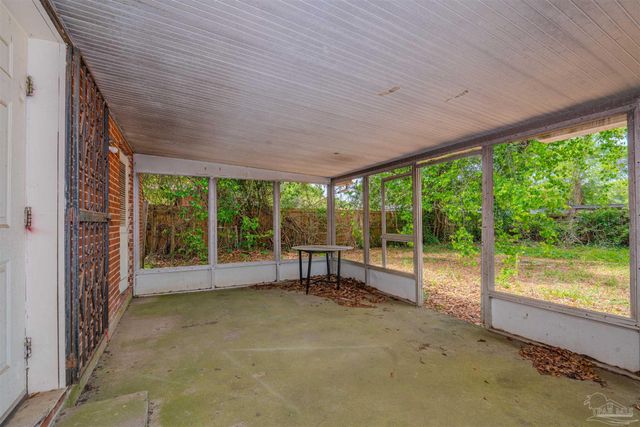 1111 Revere Dr, Pensacola, FL 32505