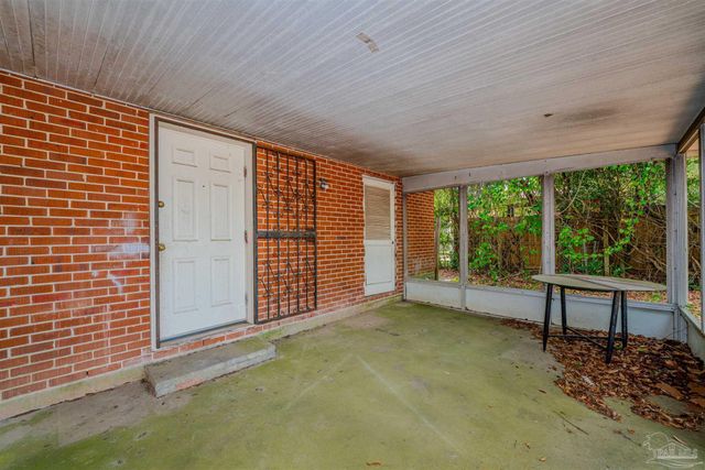 1111 Revere Dr, Pensacola, FL 32505