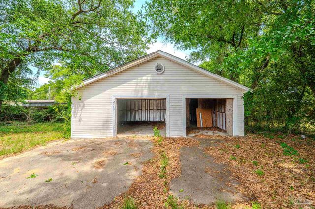 1111 Revere Dr, Pensacola, FL 32505