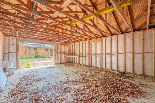 1111 Revere Dr, Pensacola, FL 32505