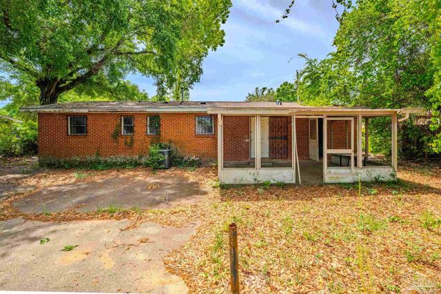 1111 Revere Dr, Pensacola, FL 32505