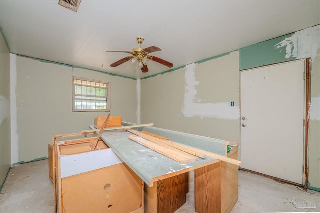 1111 Revere Dr, Pensacola, FL 32505