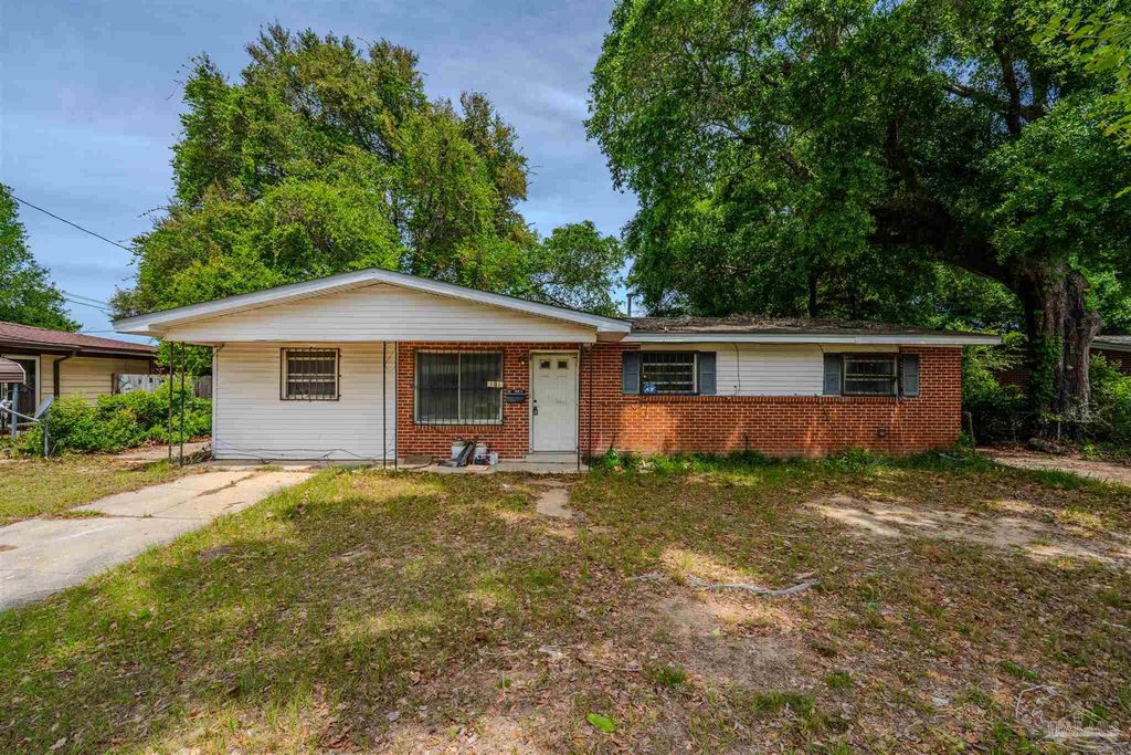 1111 Revere Dr, Pensacola, FL 32505