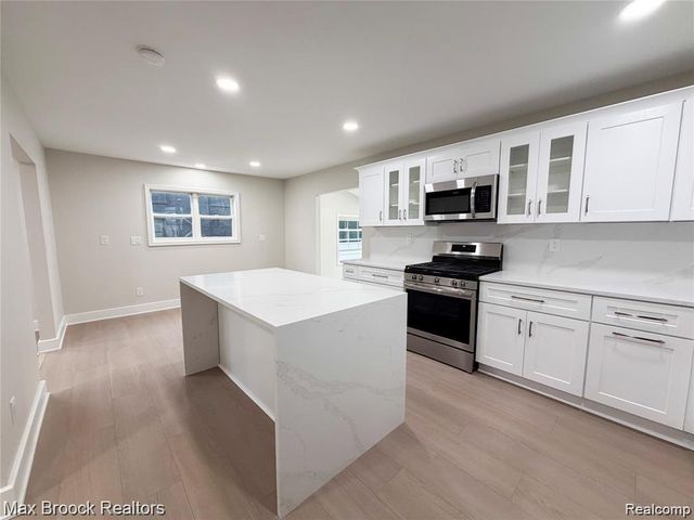 631 Humphrey Avenue, Birmingham, MI 48009