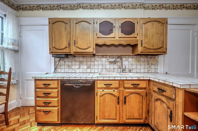 1822 Whitney Avenue, Hamden, CT 06517