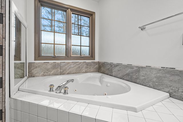 4186 Vanderbilt Avenue, Portage City, MI 49024