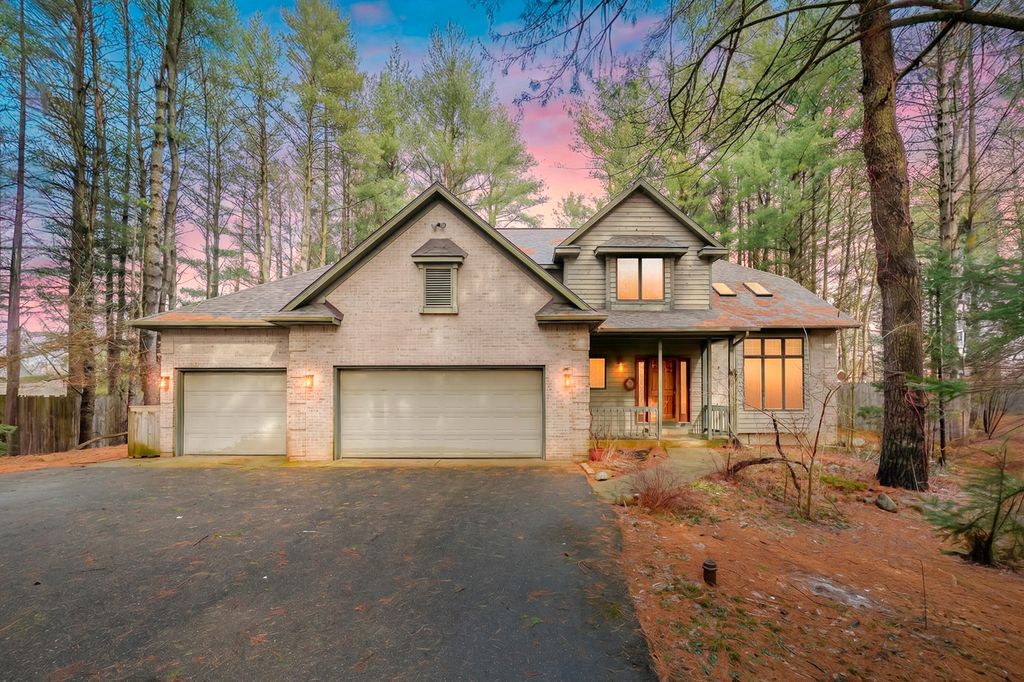 4186 Vanderbilt Avenue, Portage City, MI 49024