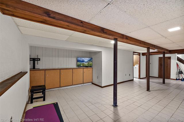 19670 Chesterfield Road, Detroit, MI 48221