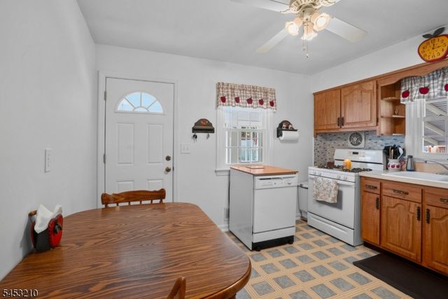 5 Sally St, Bloomingdale Boro, NJ 07403