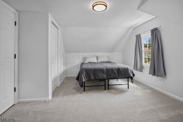 5 Sally St, Bloomingdale Boro, NJ 07403