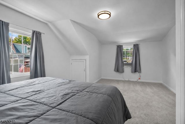 5 Sally St, Bloomingdale Boro, NJ 07403
