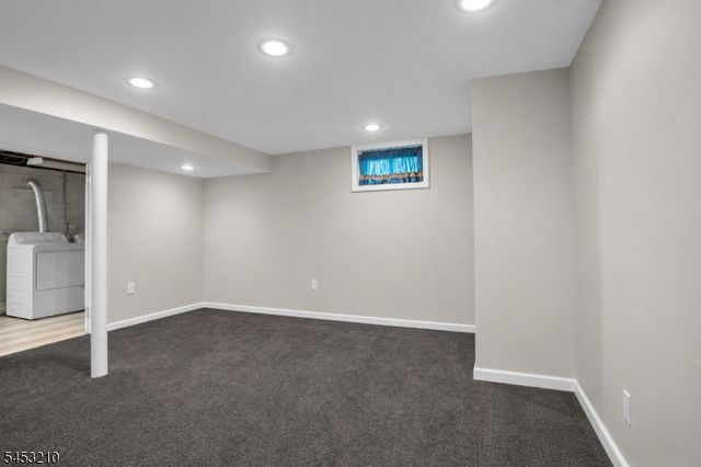 5 Sally St, Bloomingdale Boro, NJ 07403