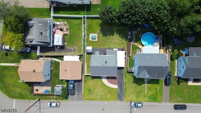 5 Sally St, Bloomingdale Boro, NJ 07403