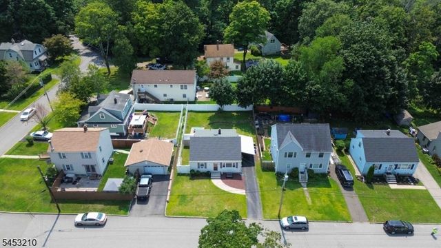 5 Sally St, Bloomingdale Boro, NJ 07403